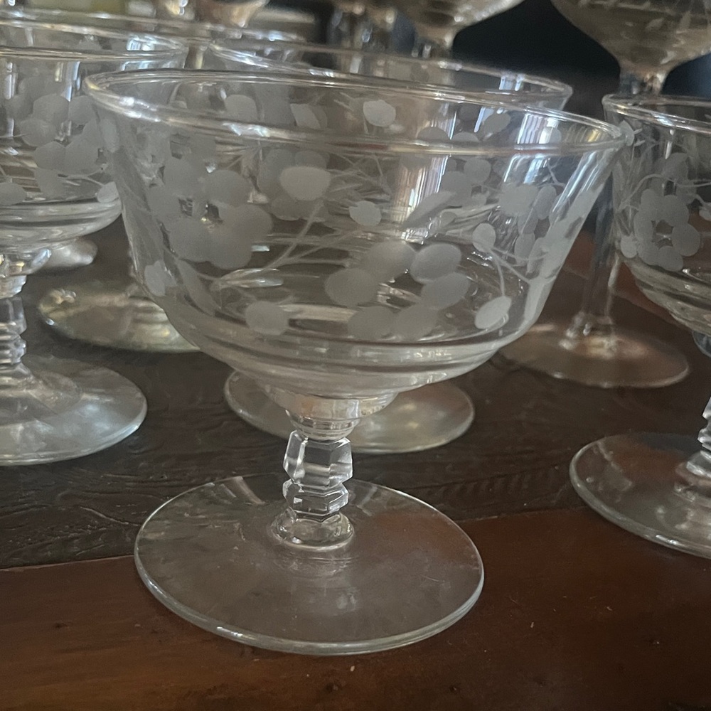 *VINTAGE* Elegant Etched Glass Coupes  SET OF 7